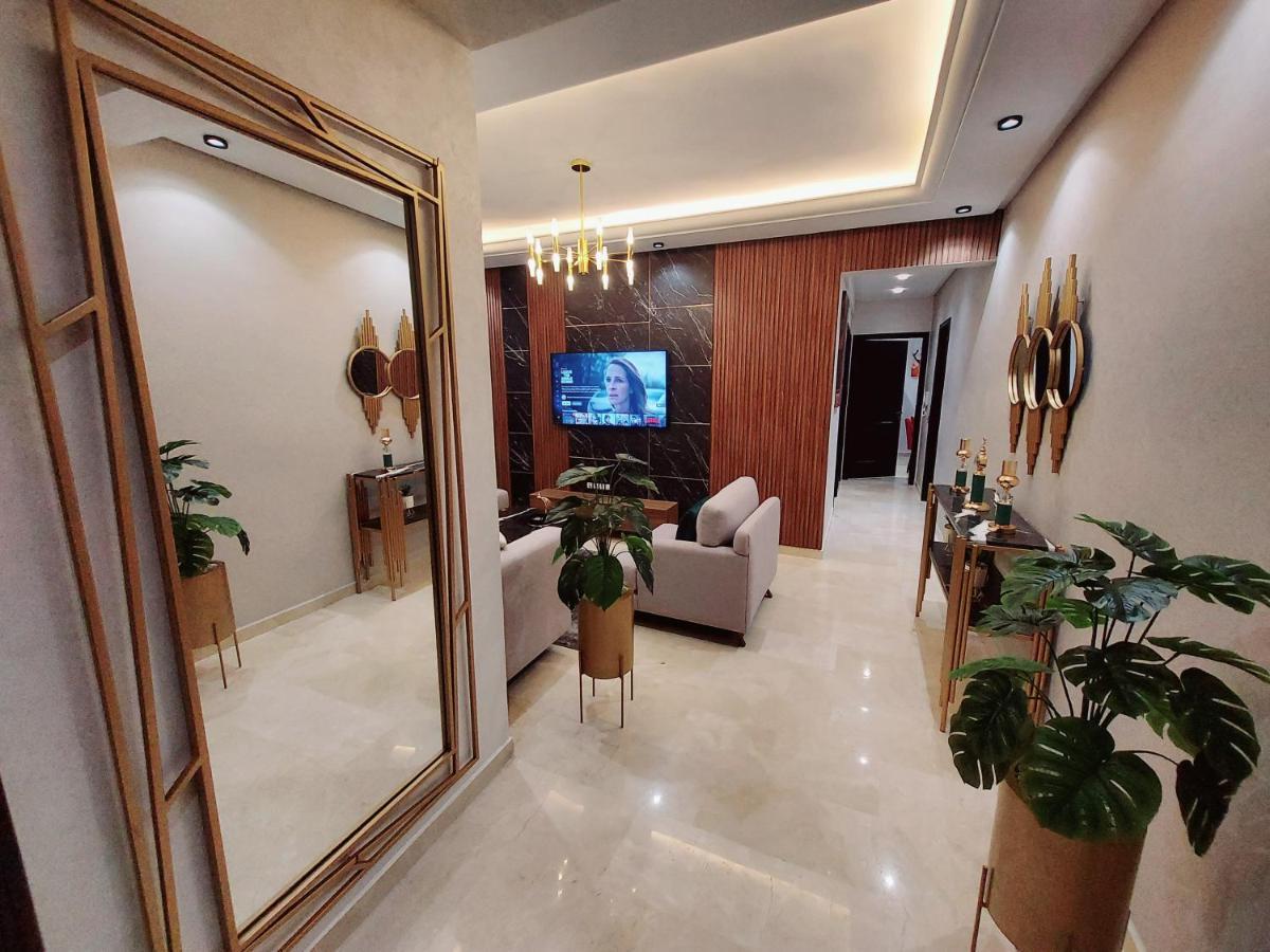 Modern Apartment Opposite The Hassan2 Mosque, Very Well Equipped And Stylish, 85 M2 With Gym And Direct Sea View With Underground Garage , Prohibits Unmarried Couples Of Arab Origin Casablanca Eksteriør billede